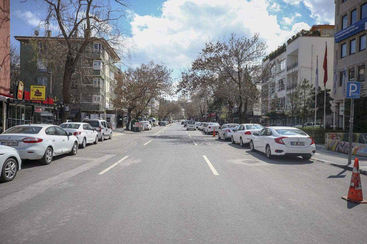 Binlerce kişiyi ağırlayan meydanlar sessiz... - Sayfa 37