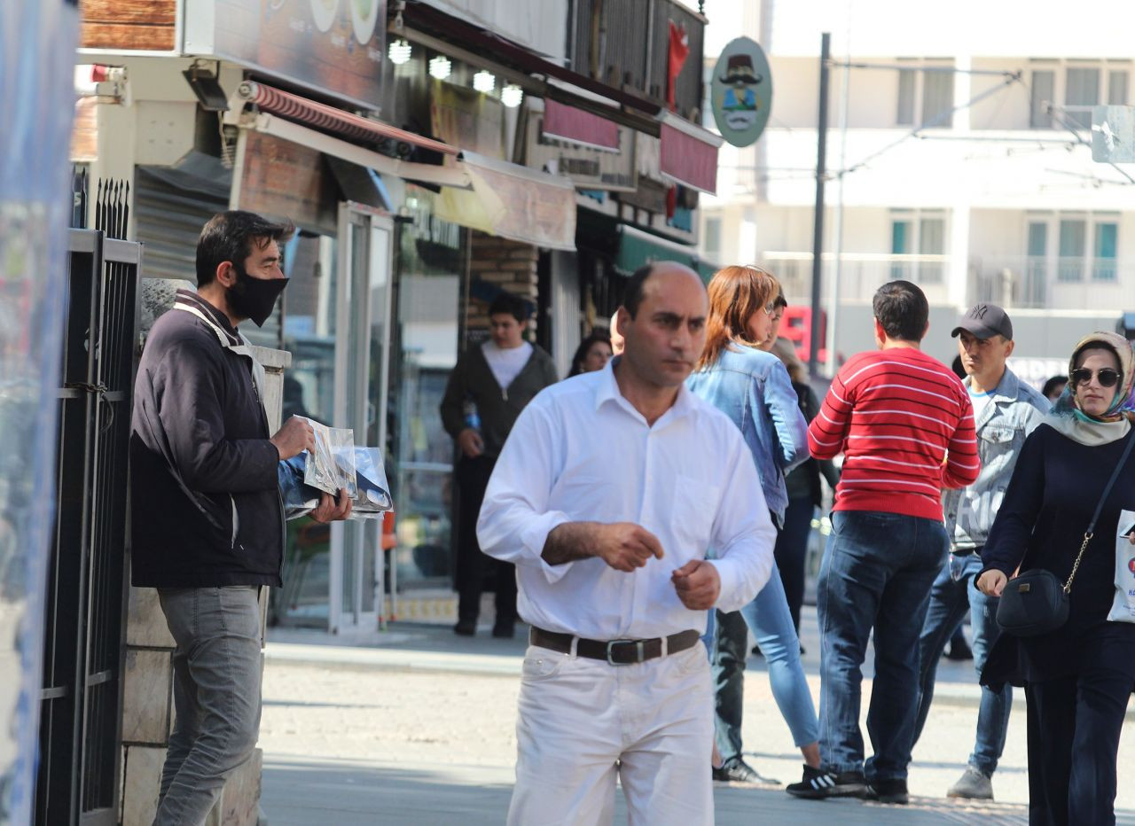 Genci yaşlısı sokakta... Antalya’ya uyarı: Koronavirüs sıcakta da yayılıyor - Sayfa 9