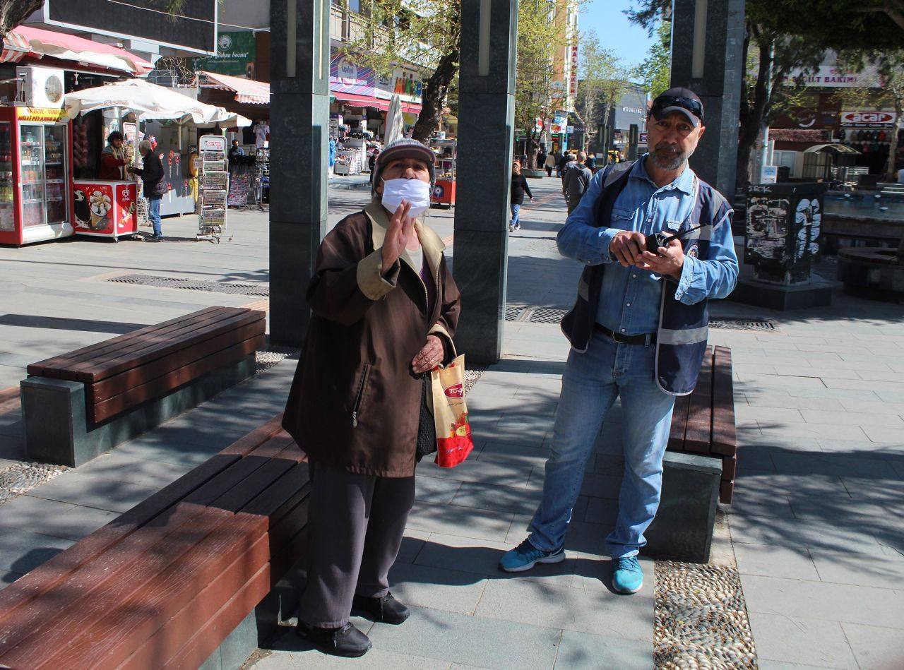 Genci yaşlısı sokakta... Antalya’ya uyarı: Koronavirüs sıcakta da yayılıyor - Sayfa 5