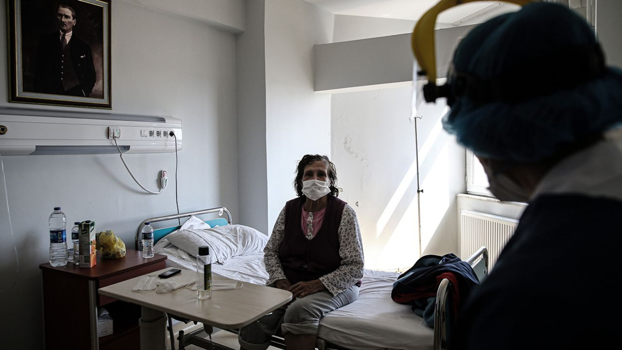 Son dakika... İstanbul Cerrahpaşa Tıp Fakültesi'nde koronavirüsü yenen hastalar görüntülendi - Sayfa 12