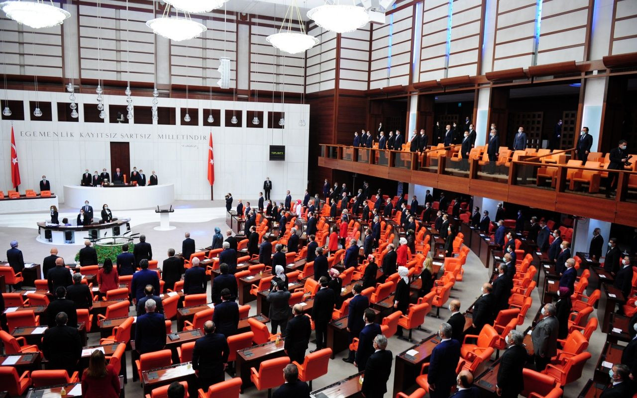 Koronavirüs önlemleriyle 23 Nisan oturumu! Meclis'ten tarihi görüntüler... - Sayfa 10