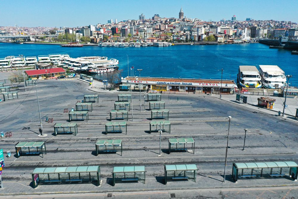 Sokakları bomboş pırıl pırıl İstanbul - Sayfa 14