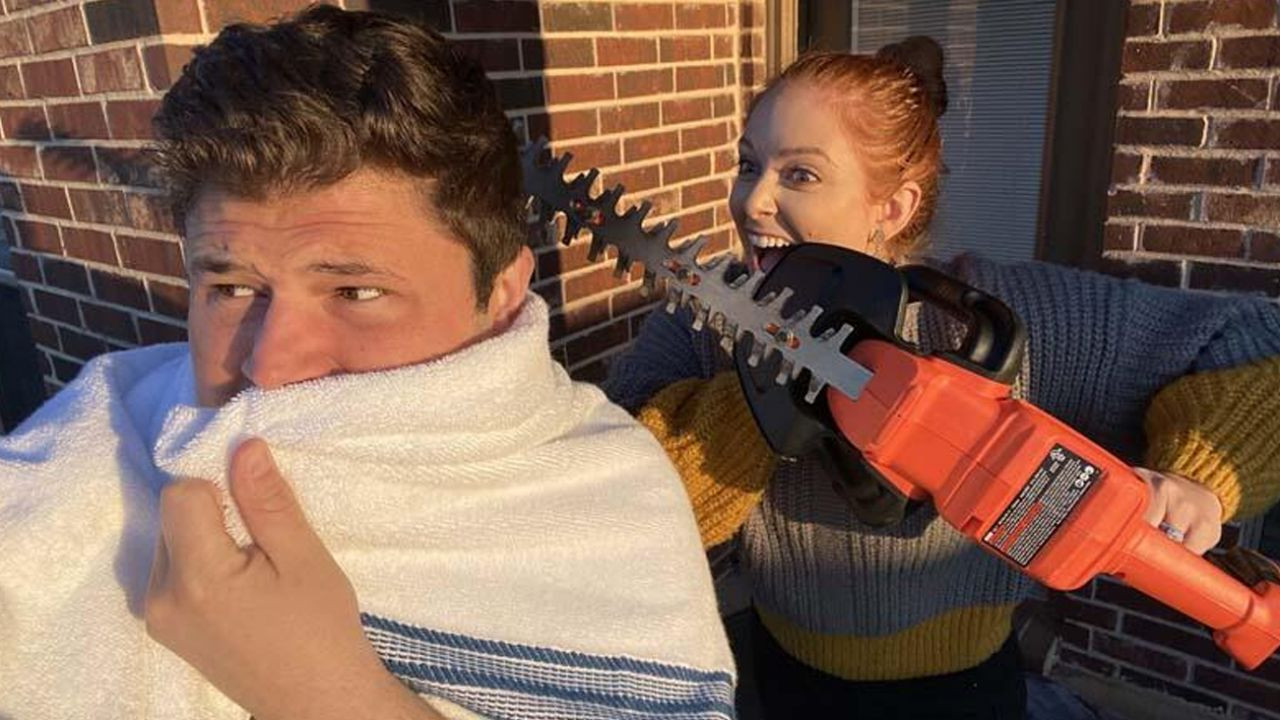 Karantinada olan binlerce kişi evdeki saç kesimini sosyal medyadan paylaşıyor - Sayfa 8