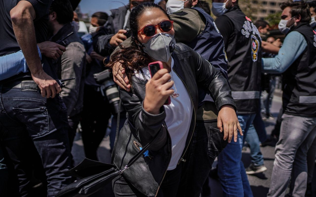 HDP, CHP ve TİP'ten ortak yürüyüş! Sosyal mesafeden eser yok - Sayfa 10