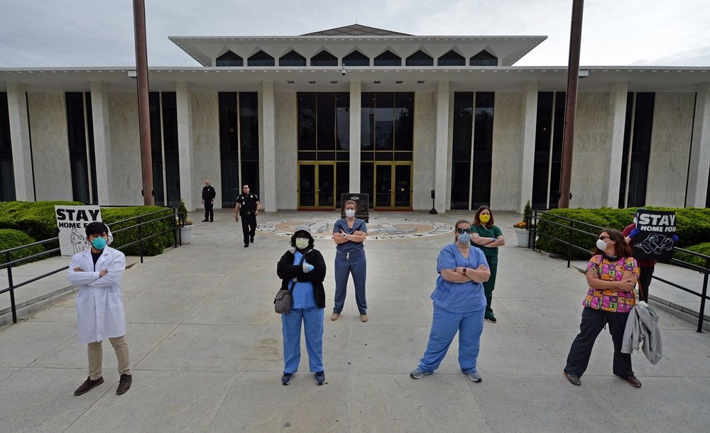 ABD'de kısıtlama protestosunda gözaltılar! - Sayfa 8