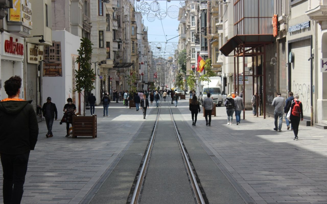 Bakan Koca özellikle uyarmıştı... İstiklal'de manzara yine kötü! - Sayfa 9