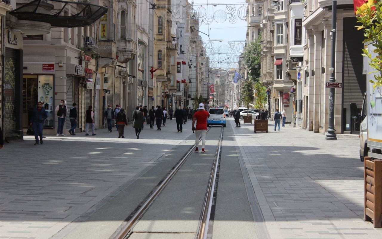 Bakan Koca özellikle uyarmıştı... İstiklal'de manzara yine kötü! - Sayfa 10