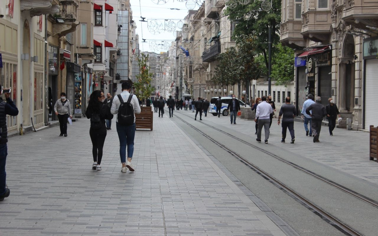 Bakan Koca özellikle uyarmıştı... İstiklal'de manzara yine kötü! - Sayfa 8
