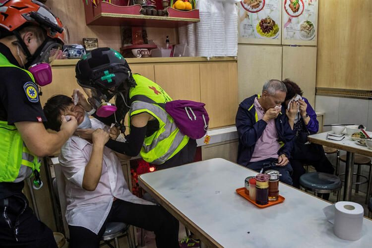 Hong Kong'da ortalık karıştı! Şoke eden fotoğraflar - Sayfa 13