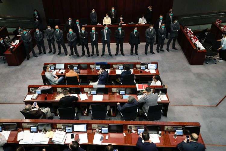 Hong Kong'da ortalık karıştı! Şoke eden fotoğraflar - Sayfa 22