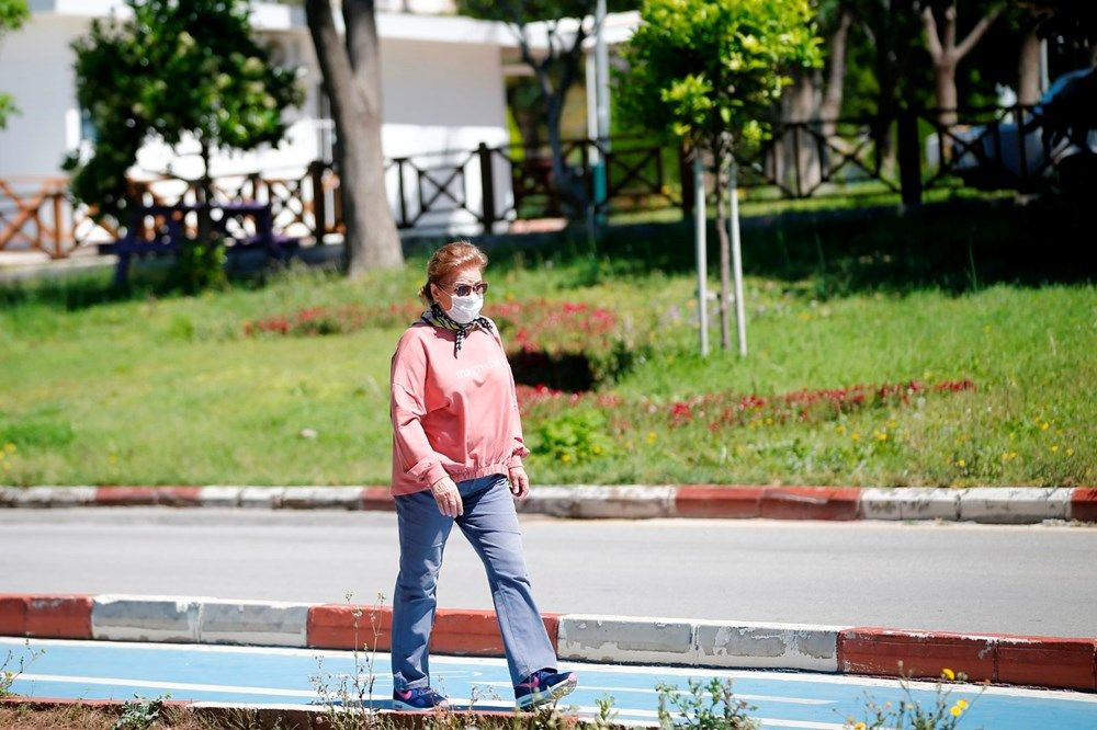 Yaşlılardan sosyal mesafeli selam! Haftalar sonra ilk kez görüştüler - Sayfa 12