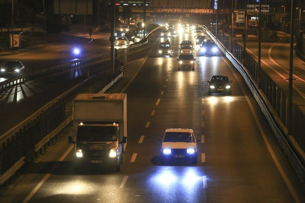 Yasağın ardından gece vakti İstiklal'e akın ettiler! - Sayfa 13