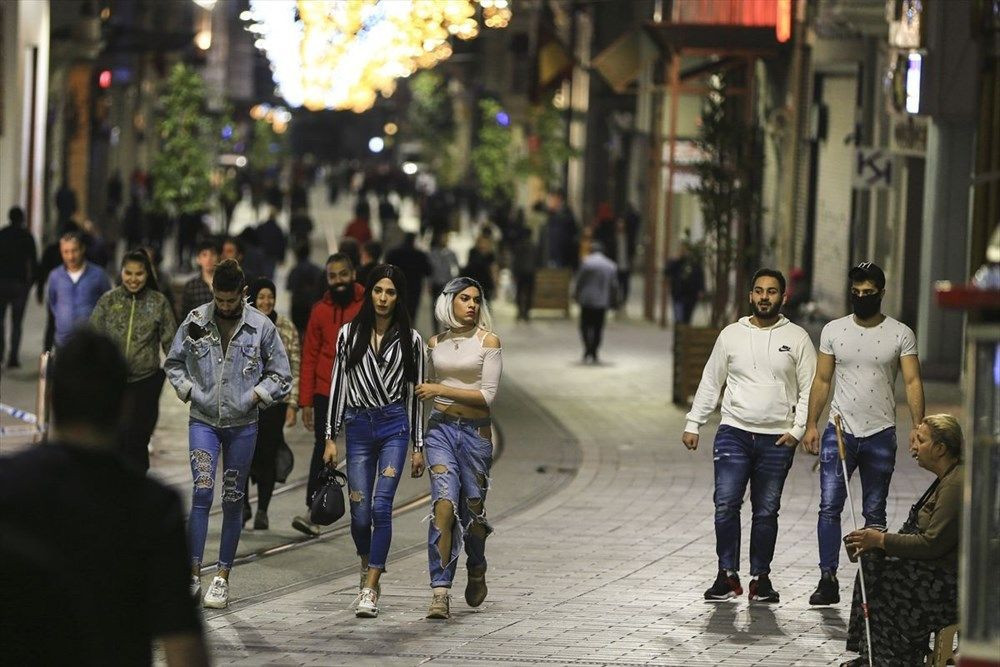 Yasağın ardından gece vakti İstiklal'e akın ettiler! - Sayfa 7