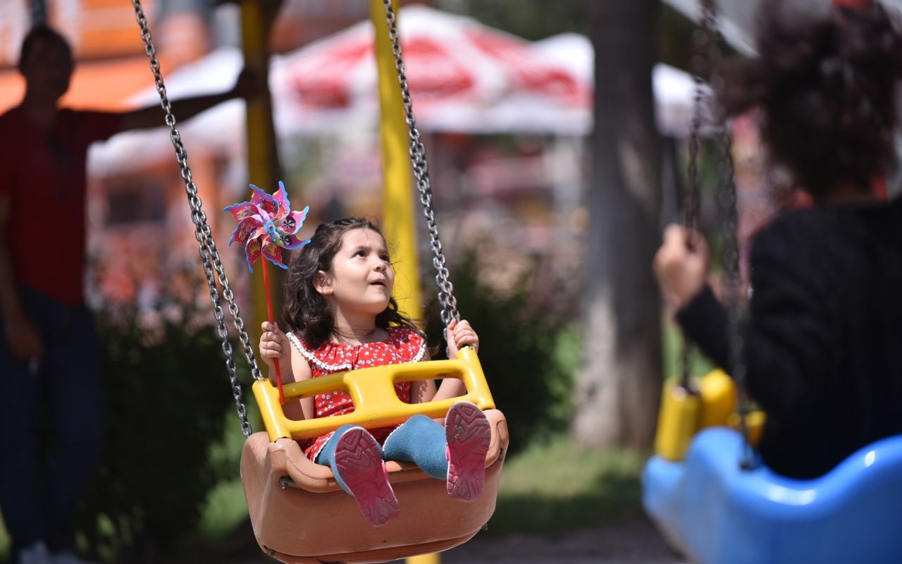 Sokaklar çocuk sesleriyle şenlendi! Bugün onların günü... - Sayfa 9