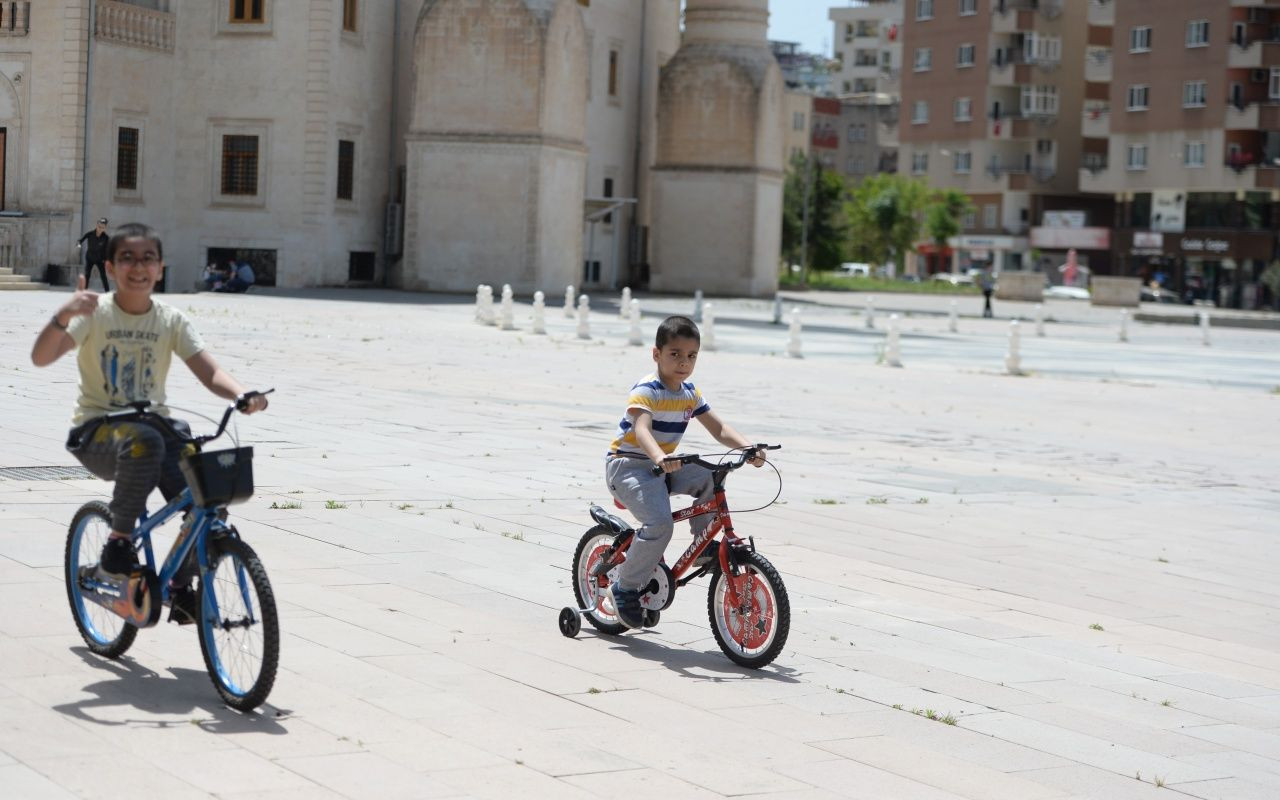Sokaklar çocuk sesleriyle şenlendi! Bugün onların günü... - Sayfa 16