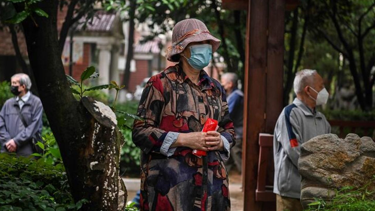 Son dakika... Vuhan'da 2. dalga şüphesi harekete geçirdi! Milyonlarca kişi sıraya girdi - Sayfa 6