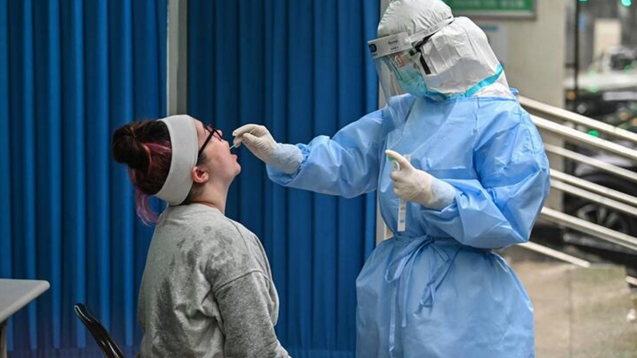 Son dakika... Vuhan'da 2. dalga şüphesi harekete geçirdi! Milyonlarca kişi sıraya girdi - Sayfa 9