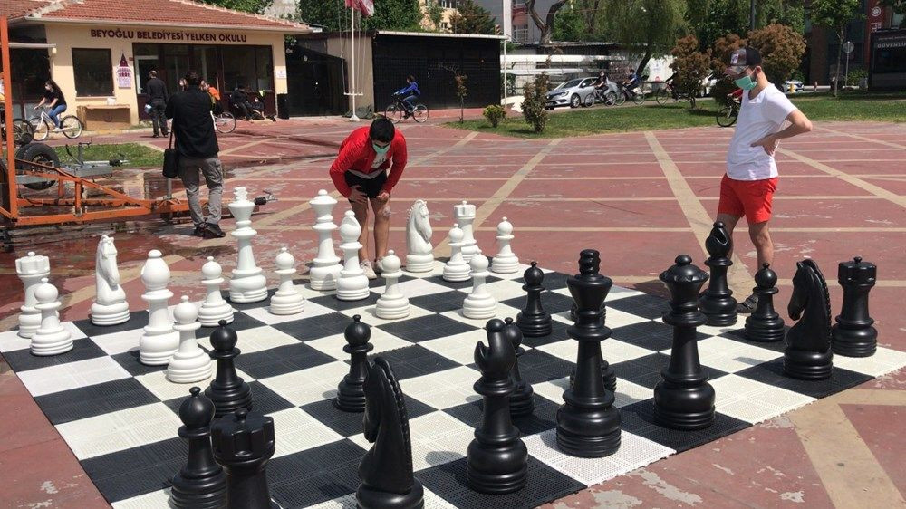 42 gün sonra buluştular... Gençler sevinçten havalara uçtu - Sayfa 16