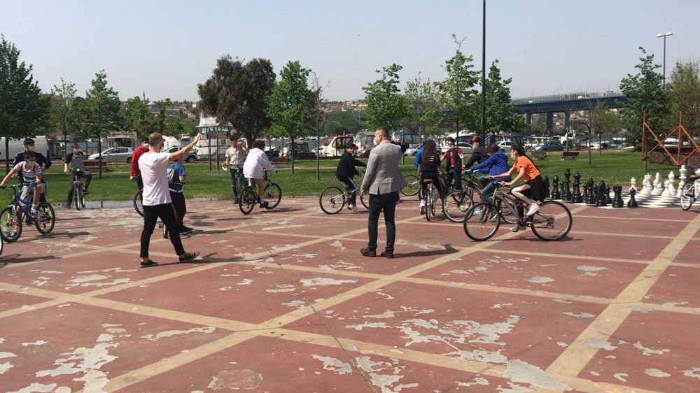 42 gün sonra buluştular... Gençler sevinçten havalara uçtu - Sayfa 14