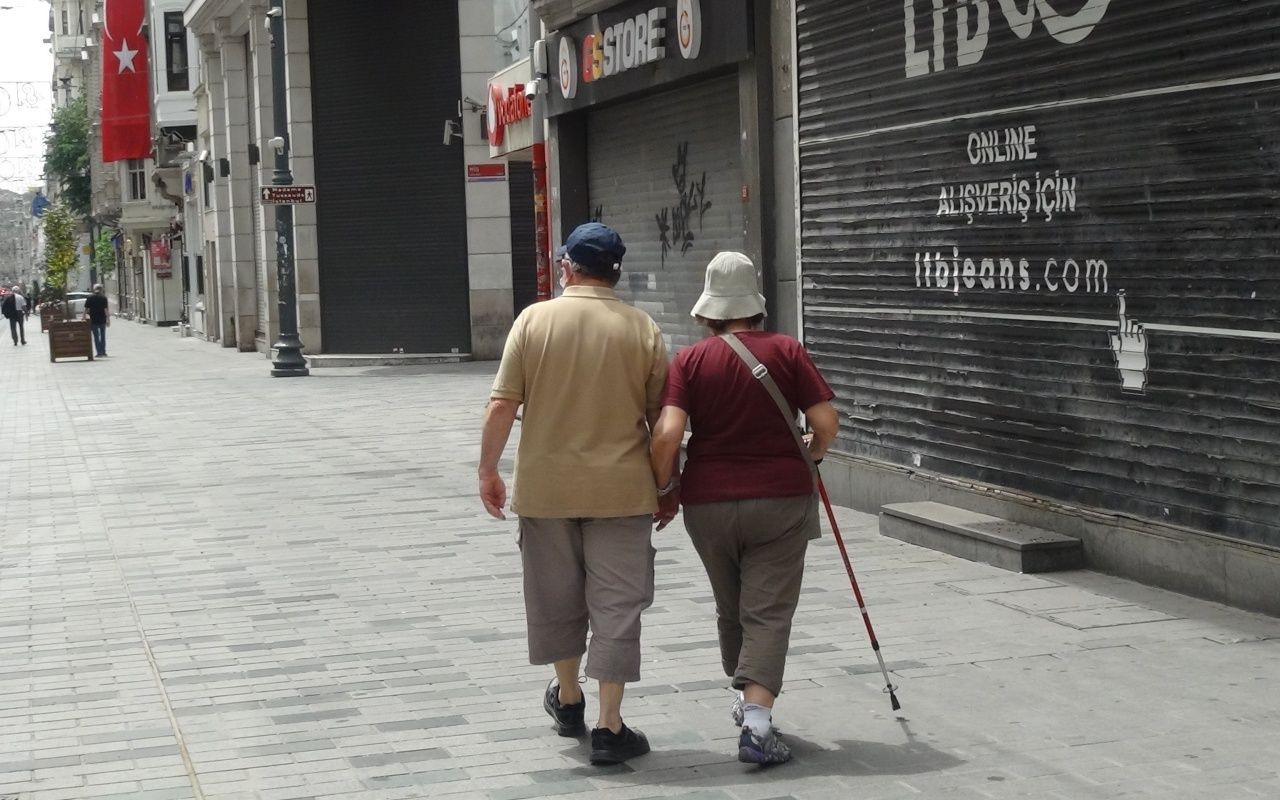 Gençlerin mekanı Taksim yaşlılara kaldı - Sayfa 12