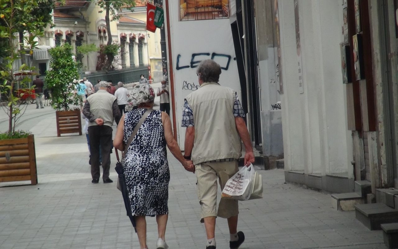 Gençlerin mekanı Taksim yaşlılara kaldı - Sayfa 7