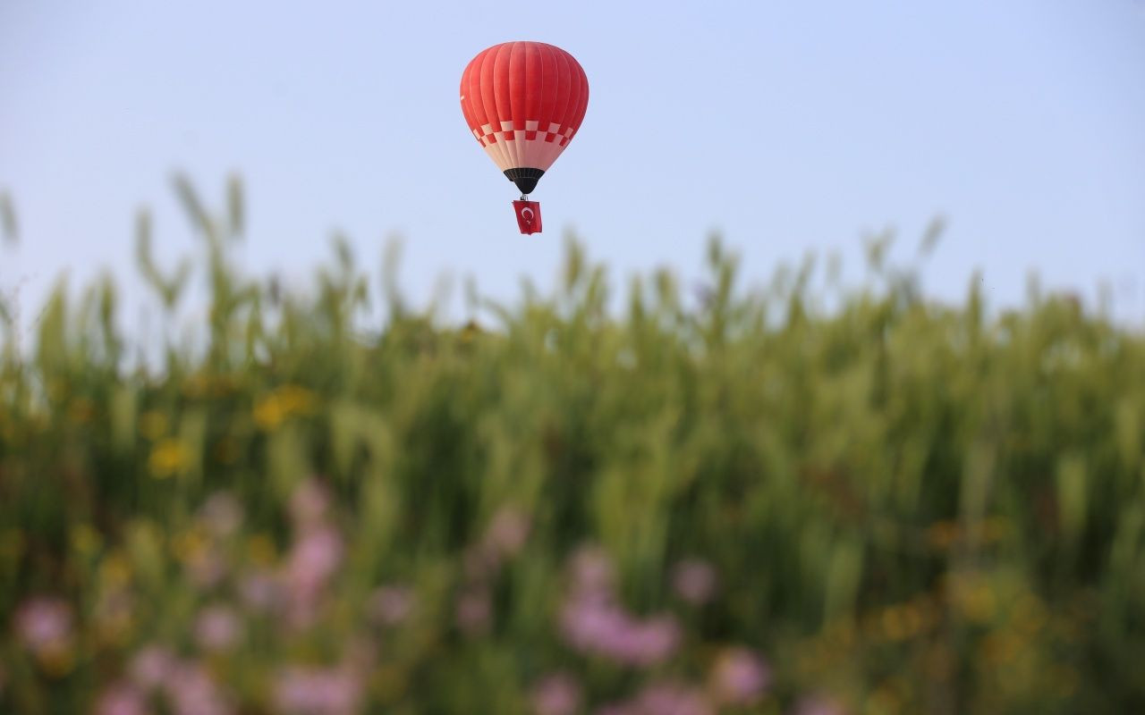 Türkiye’nin 'yerli ve milli' ilk sıcak hava balonu Atatürk ve Türk bayrağı ile havalandı - Sayfa 11