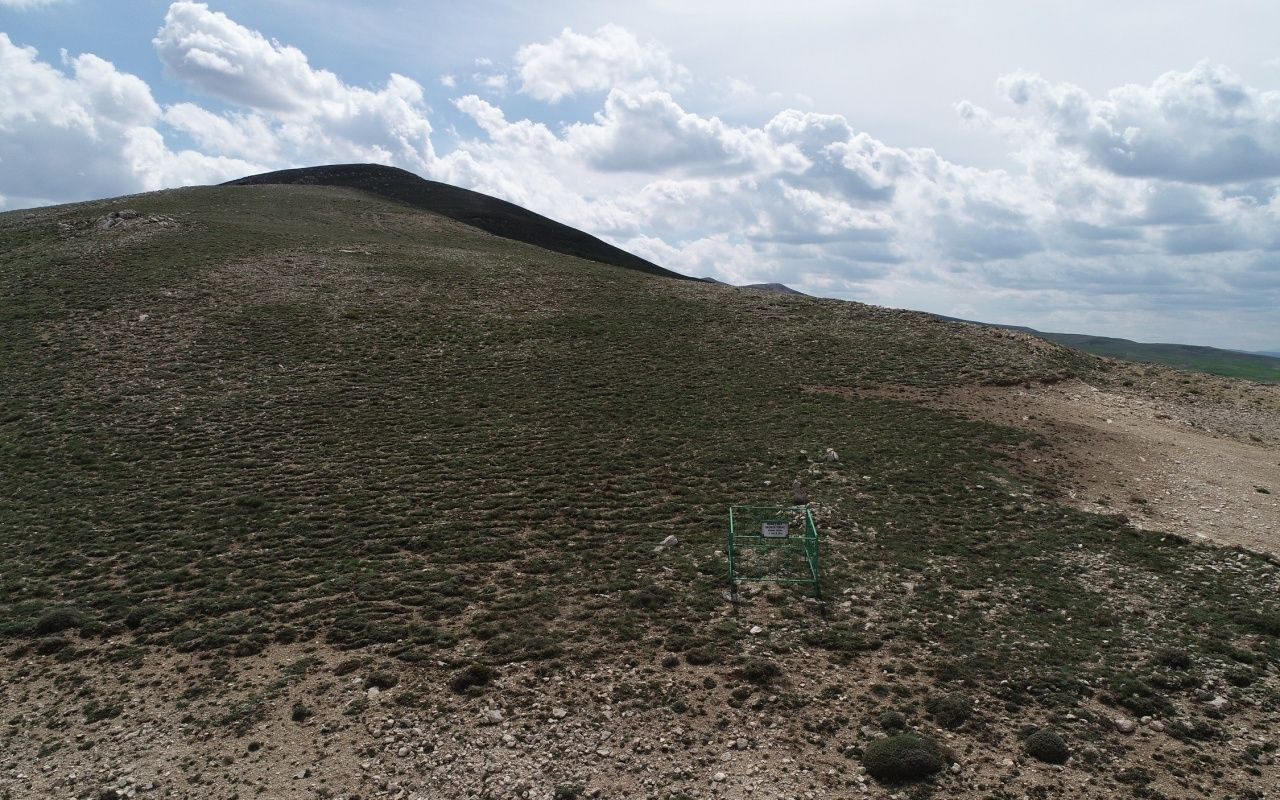 Bozkırın ortasındaki tek mezar, görenleri şaşırtıyor - Sayfa 5