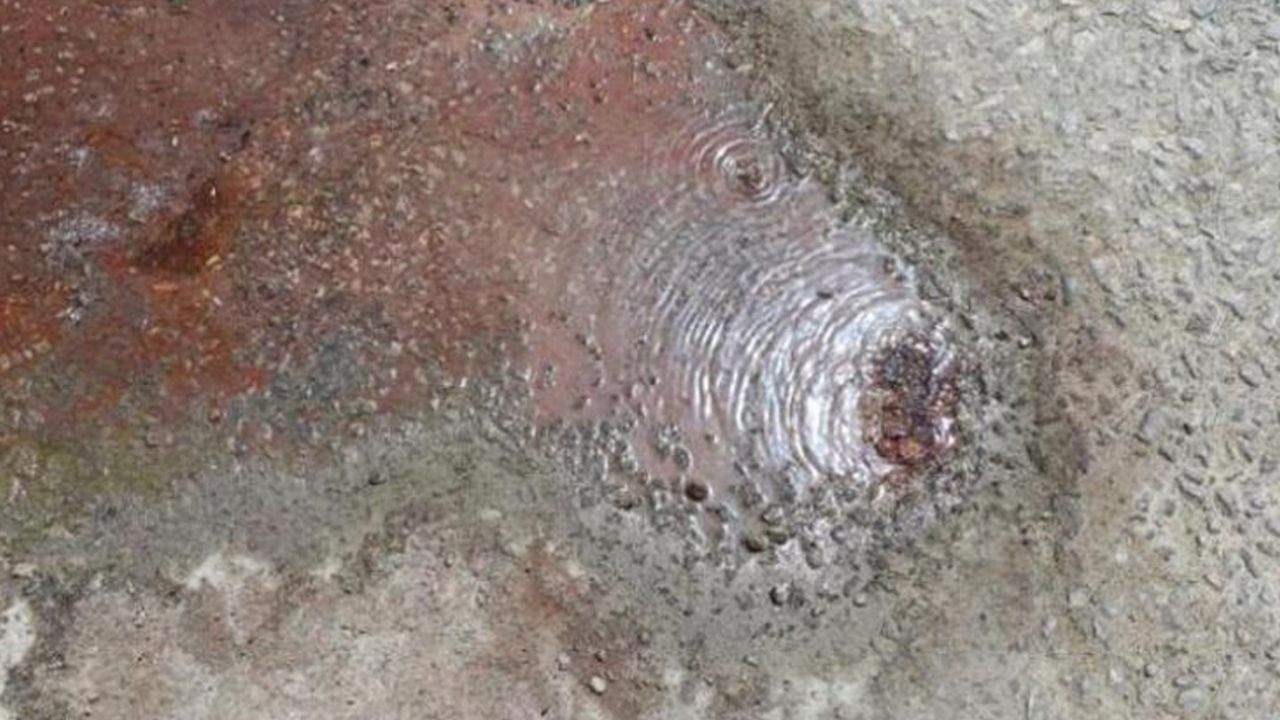 Son dakika... Karayolunun altından geçen sıcak su kaynağı asfaltı deldi - Sayfa 5