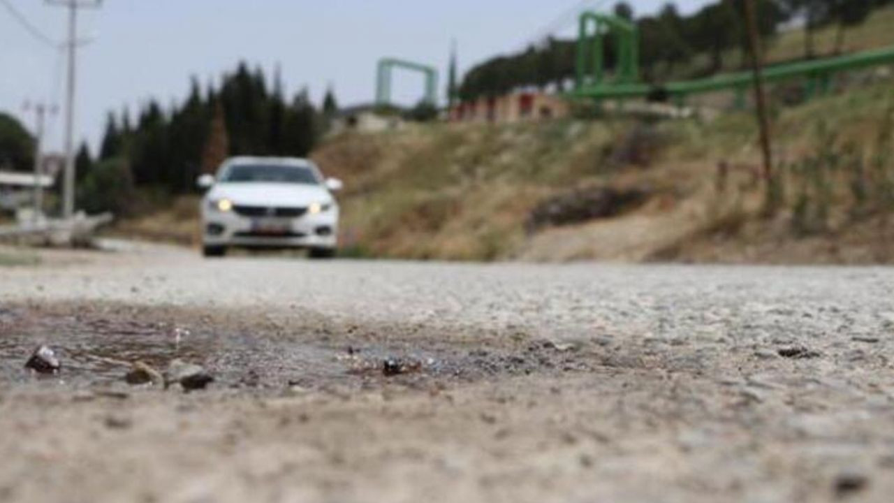 Son dakika... Karayolunun altından geçen sıcak su kaynağı asfaltı deldi - Sayfa 7