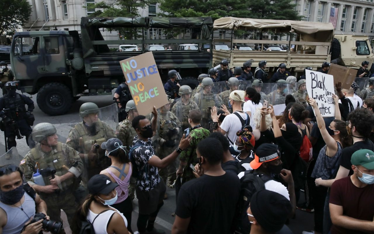 Protestocular ikiye bölündü! - Sayfa 22