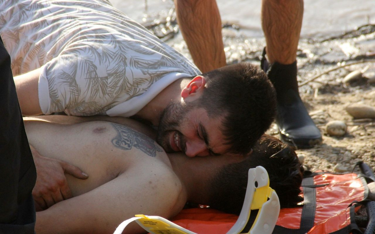 Cansız bedenine sarılıp ağladı! - Sayfa 6