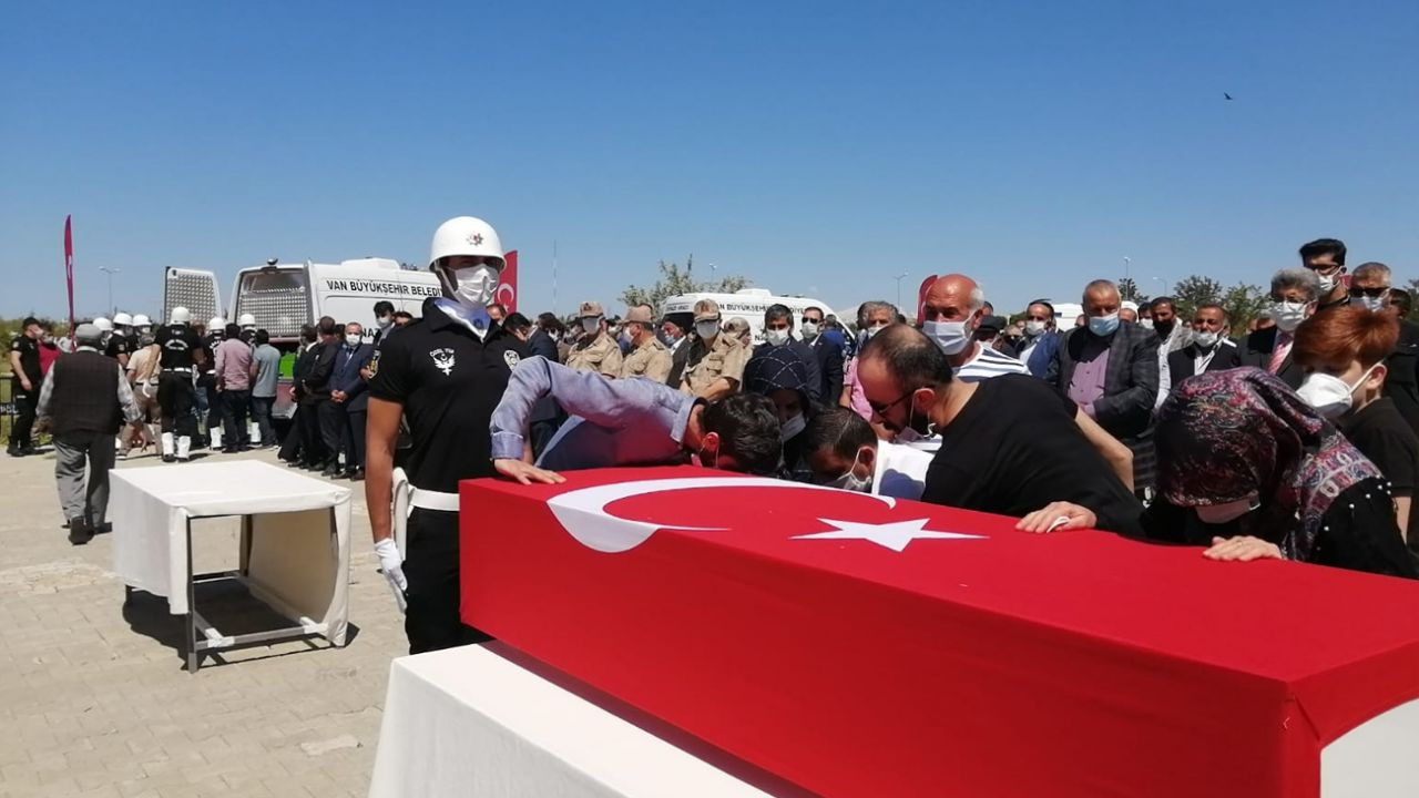 Son dakika... Hain saldırıda şehit düşen işçiler için düzenlenen törende gözyaşları sel oldu - Sayfa 10
