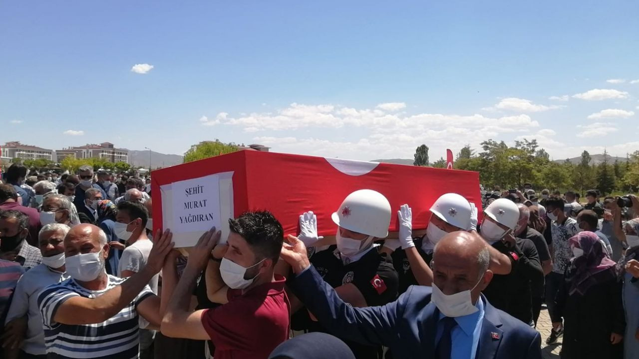 Son dakika... Hain saldırıda şehit düşen işçiler için düzenlenen törende gözyaşları sel oldu - Sayfa 12