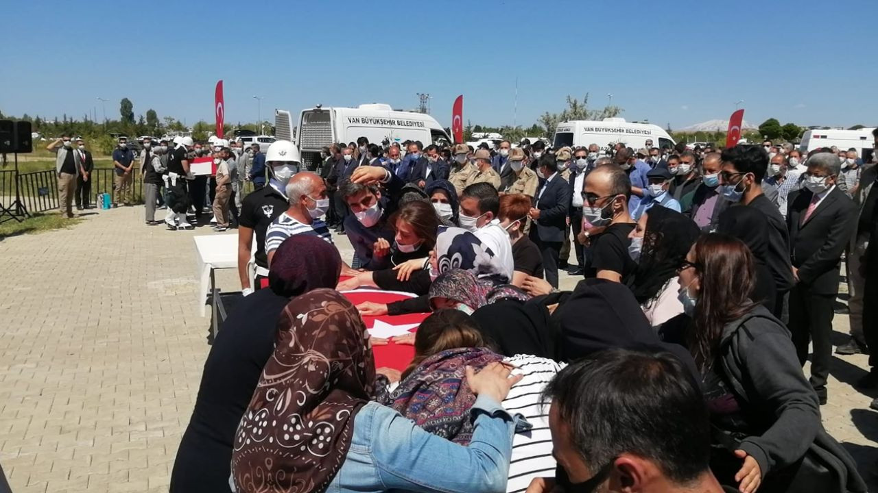 Son dakika... Hain saldırıda şehit düşen işçiler için düzenlenen törende gözyaşları sel oldu - Sayfa 7