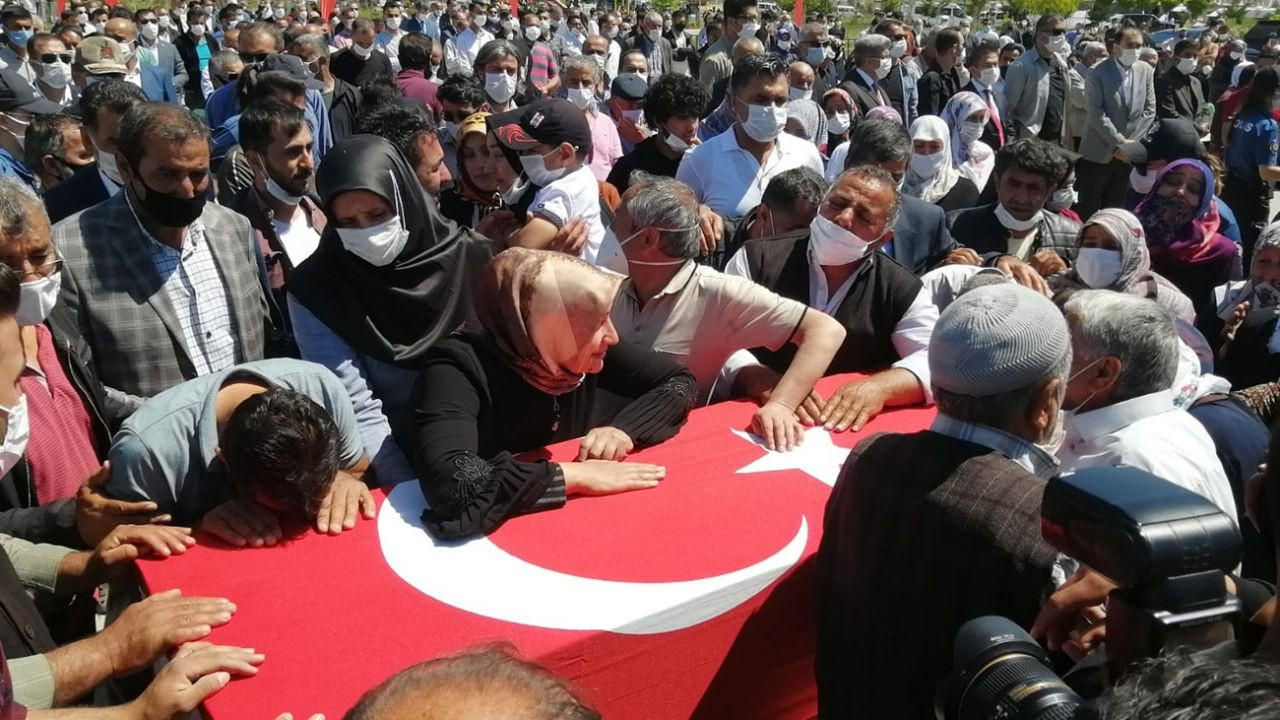 Son dakika... Hain saldırıda şehit düşen işçiler için düzenlenen törende gözyaşları sel oldu - Sayfa 8