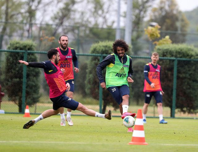 Demirkol'dan Fenerbahçe yorumu: Yıpranması istenmiyor olabilir - Sayfa 11