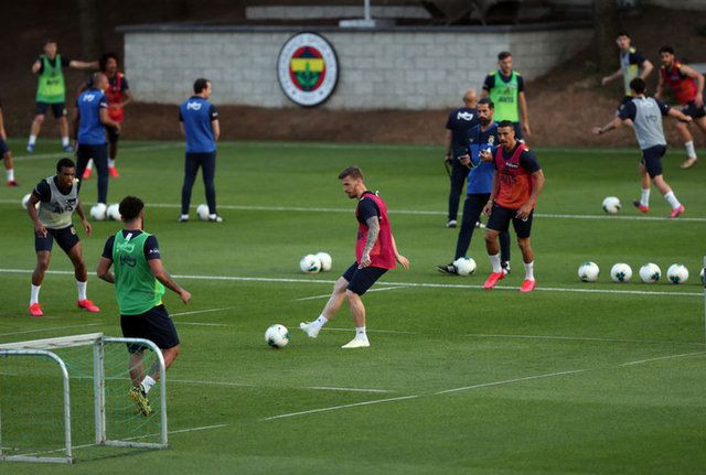 Demirkol'dan Fenerbahçe yorumu: Yıpranması istenmiyor olabilir - Sayfa 10