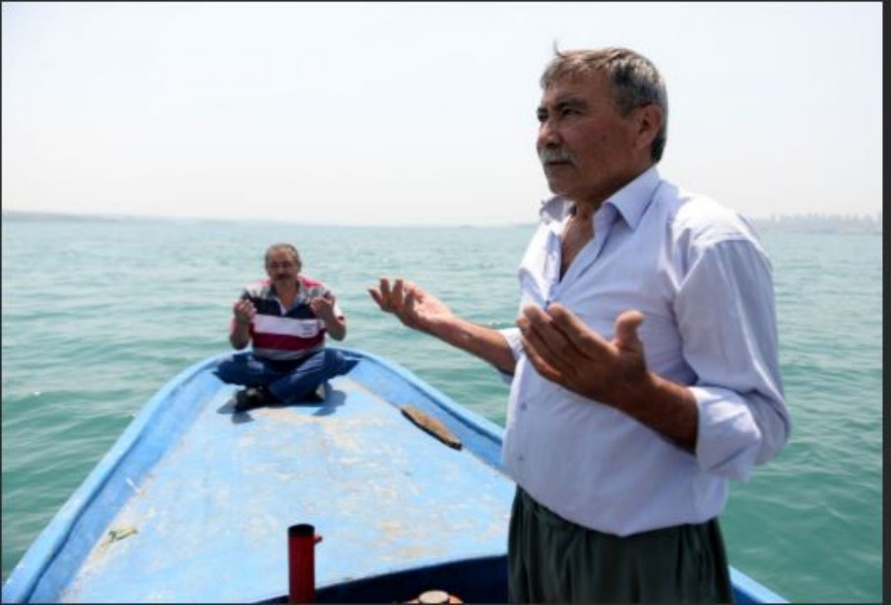 Adana'da su altında kalan mezara sandalla gidip dua ettiler - Sayfa 2