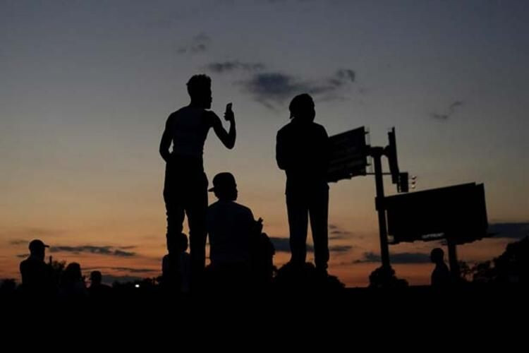 Polis, aracında uyuyan siyahiyi öldürdü - Sayfa 20