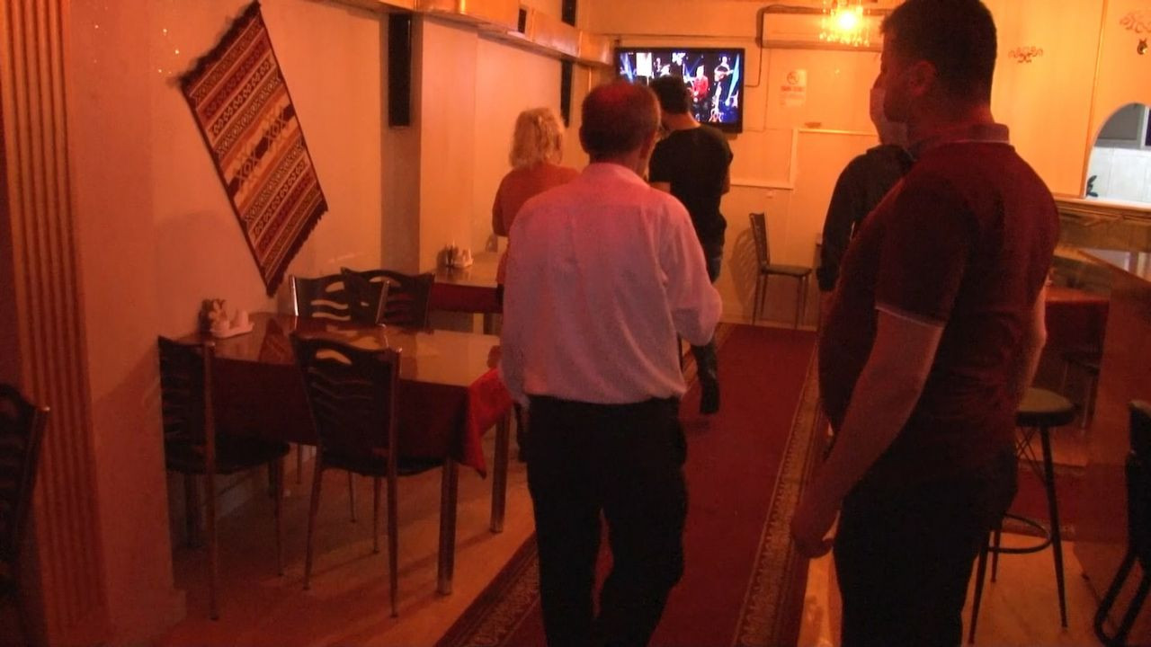 Korona eğlencesine baskın! - Sayfa 7