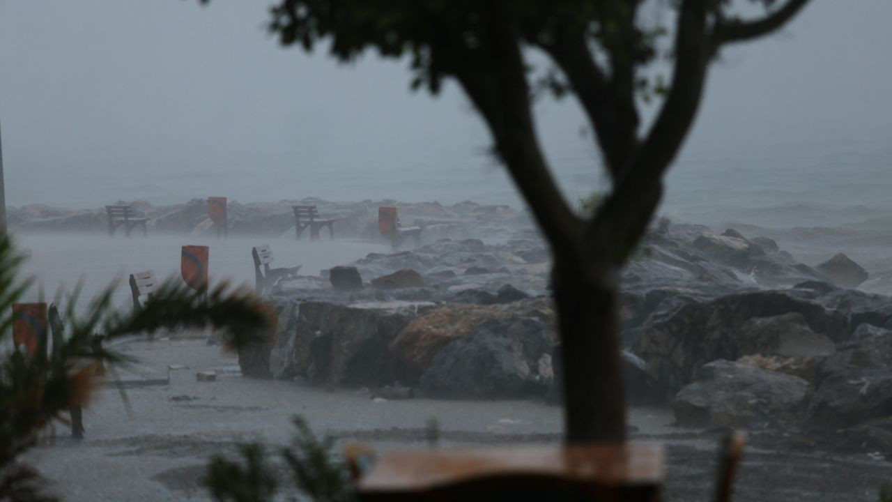 Şiddetli yağmur hayatı olumsuz etkiledi - Sayfa 5