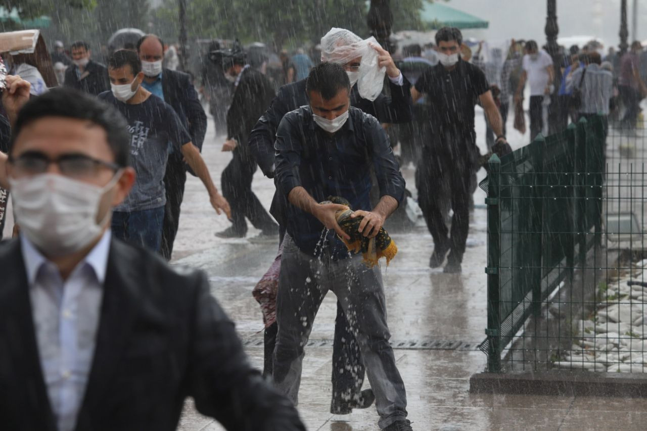 Sağanak yağmurun altında Allah'a yöneldiler - Sayfa 10