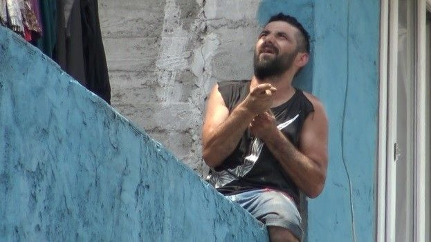 Çatıdaki psikopat dehşeti yaşattı - Sayfa 9