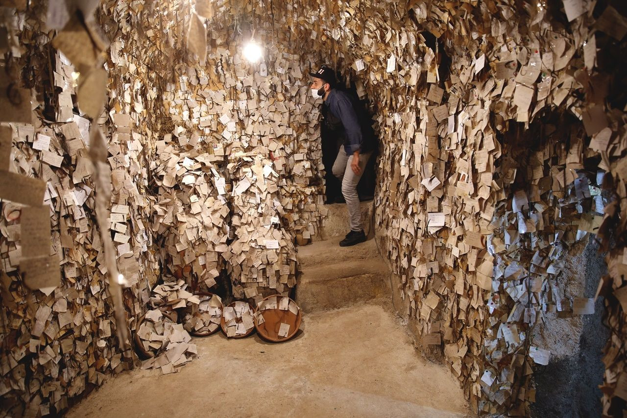 On binlerce kadının saçını barındırıyor - Sayfa 10