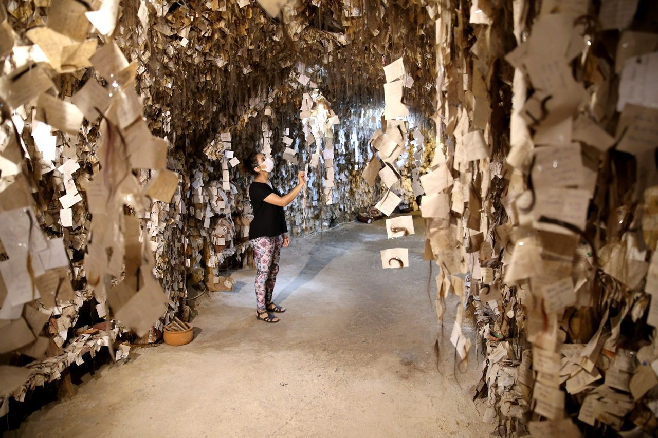 On binlerce kadının saçını barındırıyor - Sayfa 11