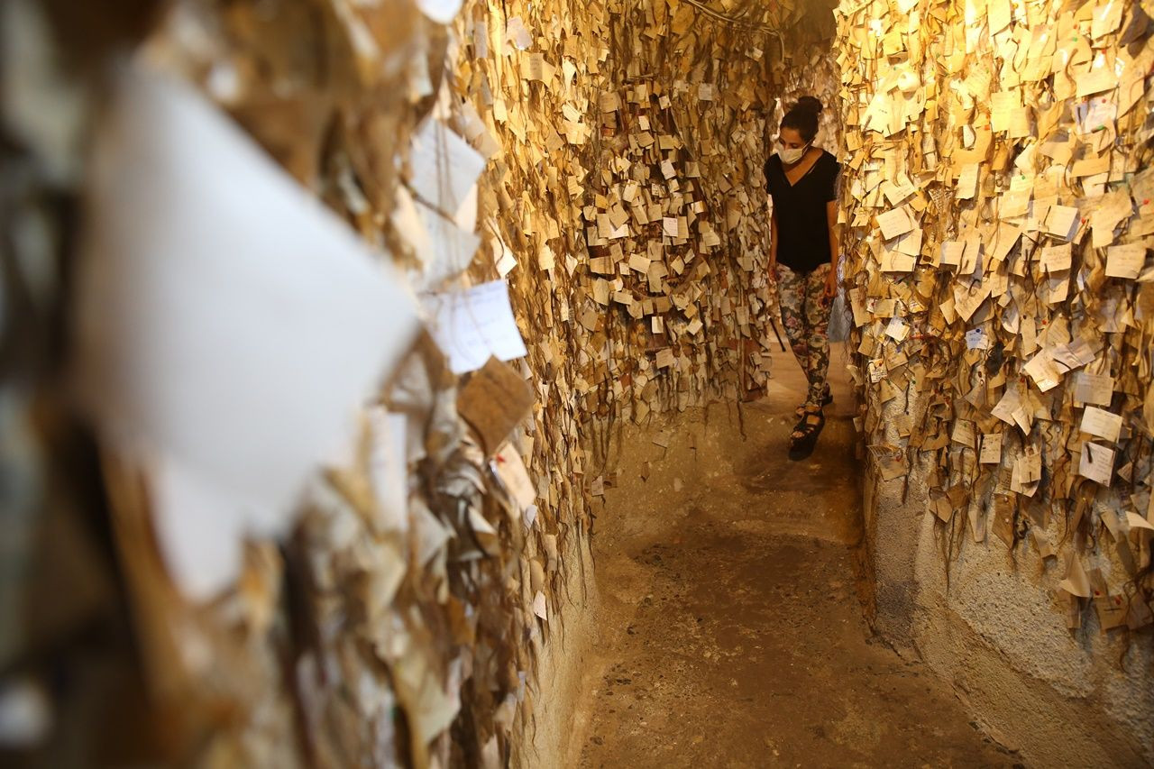 On binlerce kadının saçını barındırıyor - Sayfa 14