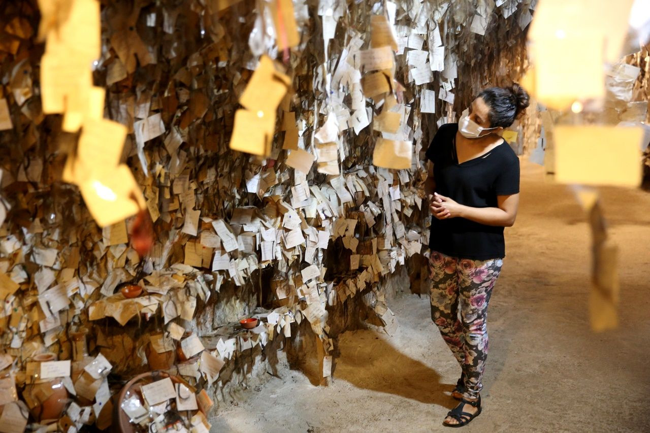 On binlerce kadının saçını barındırıyor - Sayfa 15