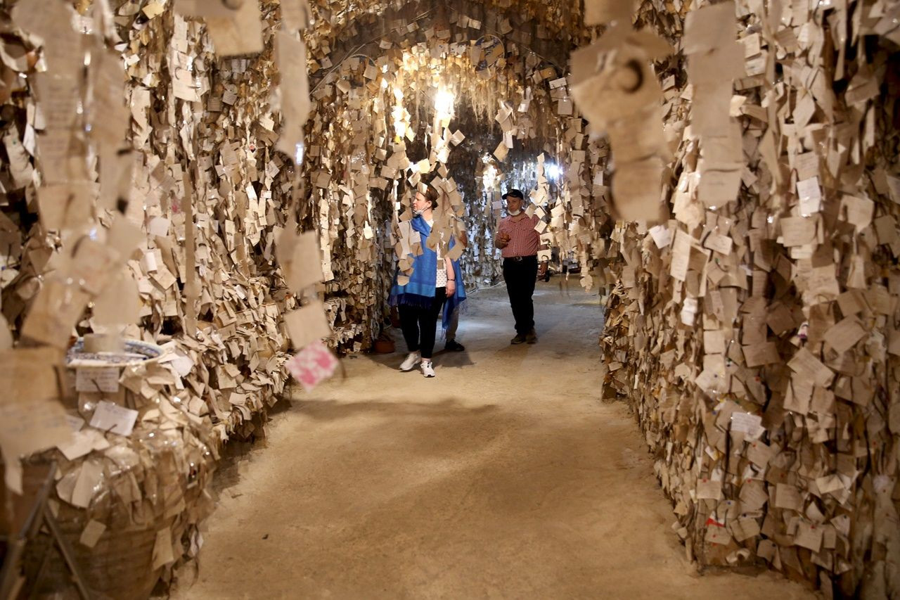 On binlerce kadının saçını barındırıyor - Sayfa 17