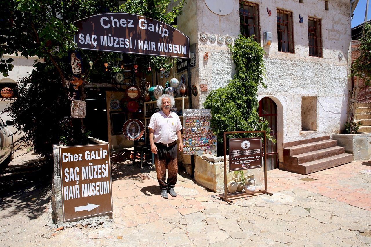 On binlerce kadının saçını barındırıyor - Sayfa 19