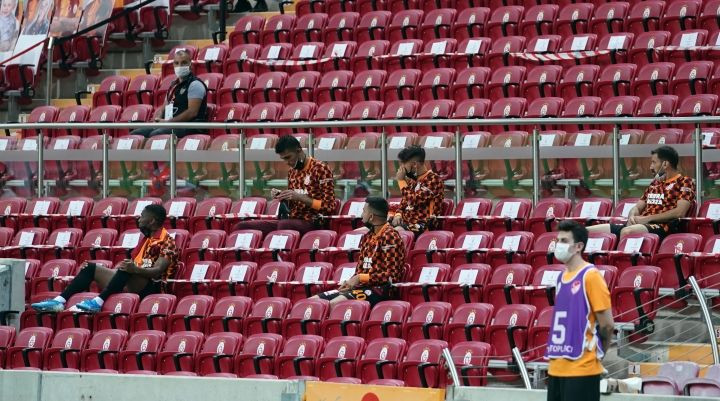 'Bu yıl Türk hakemleri için kara bir yıldır...' - Sayfa 8